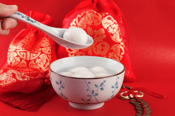 猜燈謎 做湯圓 快樂(lè)度元宵