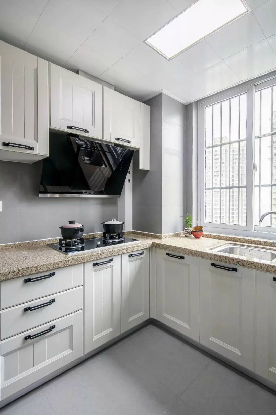 90㎡現(xiàn)代簡約休閑風(fēng)，清新時尚盡顯溫馨之美！