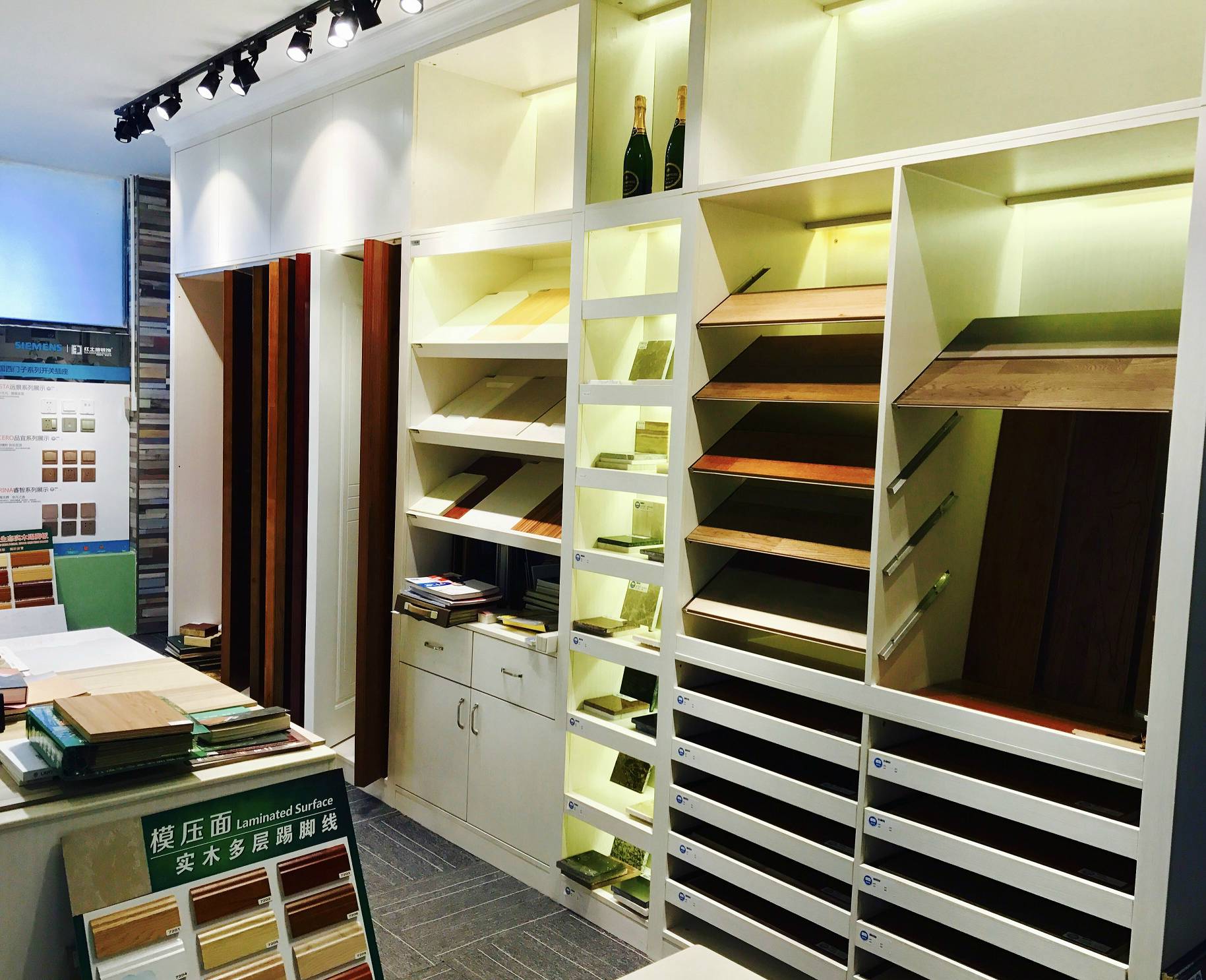 我司攜手建設銀行舉辦“紅土地高端定制 ”尊享全面最低利率，誠邀您品鑒！