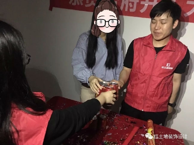 珠海裝修公司紅土地裝飾恭賀恭賀華發(fā)峰尚李先生、德昌盛景易小姐雅居開工大吉！