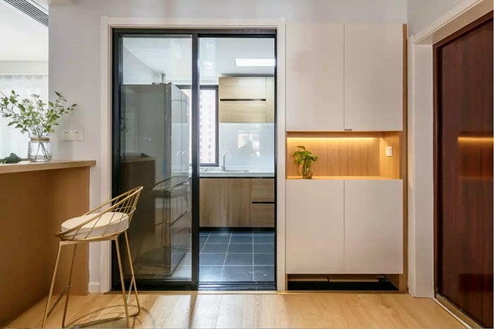 98平米清新北歐風(fēng)打通兩面墻，舊房空間感大了一倍不止，還有一個(gè)衣帽間！
