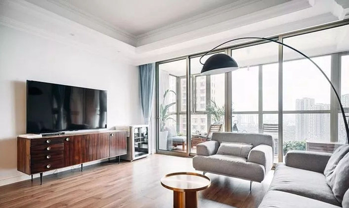 客廳裝修設(shè)計(jì)要不要做吊頂？看完這篇不再糾結(jié)！