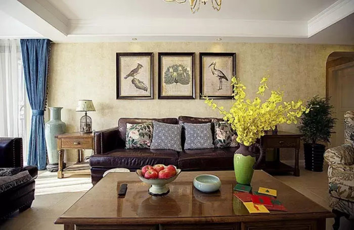 家有老小，家里裝修刷墻漆還是貼墻紙好？看完再?zèng)Q定！