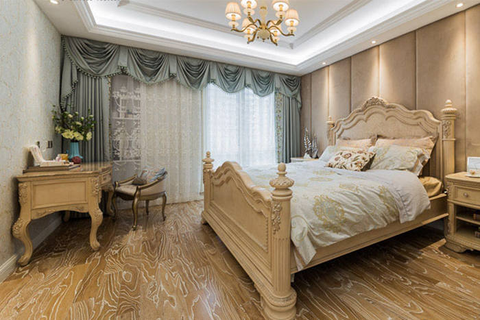 家有老小，家里裝修刷墻漆還是貼墻紙好？看完再?zèng)Q定！