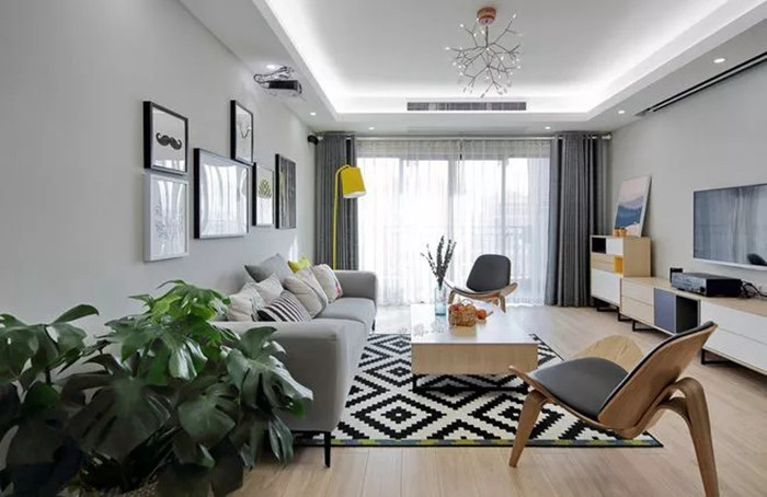 珠海的業(yè)主選電視還是投影儀？三招輕松打造高端家庭影院！