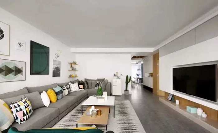 1平米當(dāng)5平米用！幸虧找紅土地裝修，看到這樣的設(shè)計，你還嫌戶型太?。? /> 
</p>
<p>
	<br />
</p>
<p>
	家有大沙發(fā)，開個派對也不怕！男女主人平時經(jīng)常會有親友來家里做客，客廳里寬敞明亮還不夠，還需要有足夠的座位容納來訪的親友。
</p>
<p>
	<br />
</p>
<p>
	<img src=