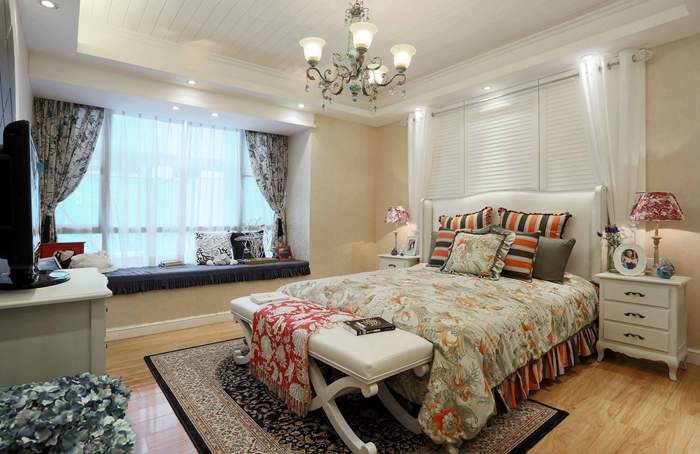 天氣冷的日子里，讓人拿得起放不下的只有筷子，讓人陷進去出不來的只有被窩。