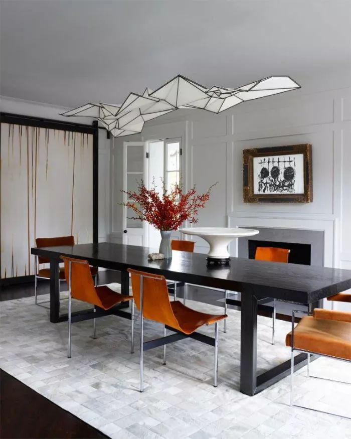 別墅裝修時(shí)，飯廳怎樣處理燈光的裝飾？